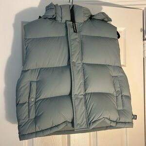 Aritzia The Superpuff Shorty Vest